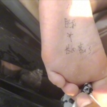 【真实】偷tian高三学妹的帆布鞋原味棉袜嫩脚