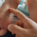 【真实】品尝表妹34码的白嫩小脚
