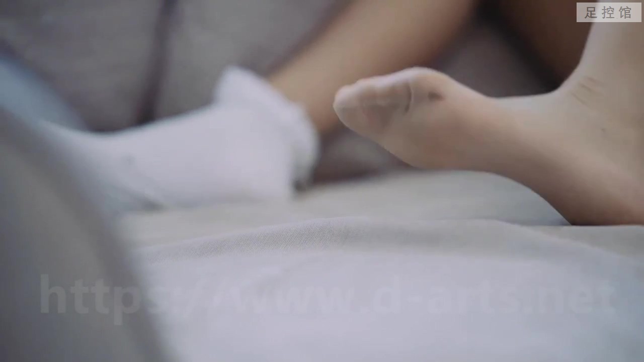 睡着玩脚.mp4_20220214_150226.062.jpg