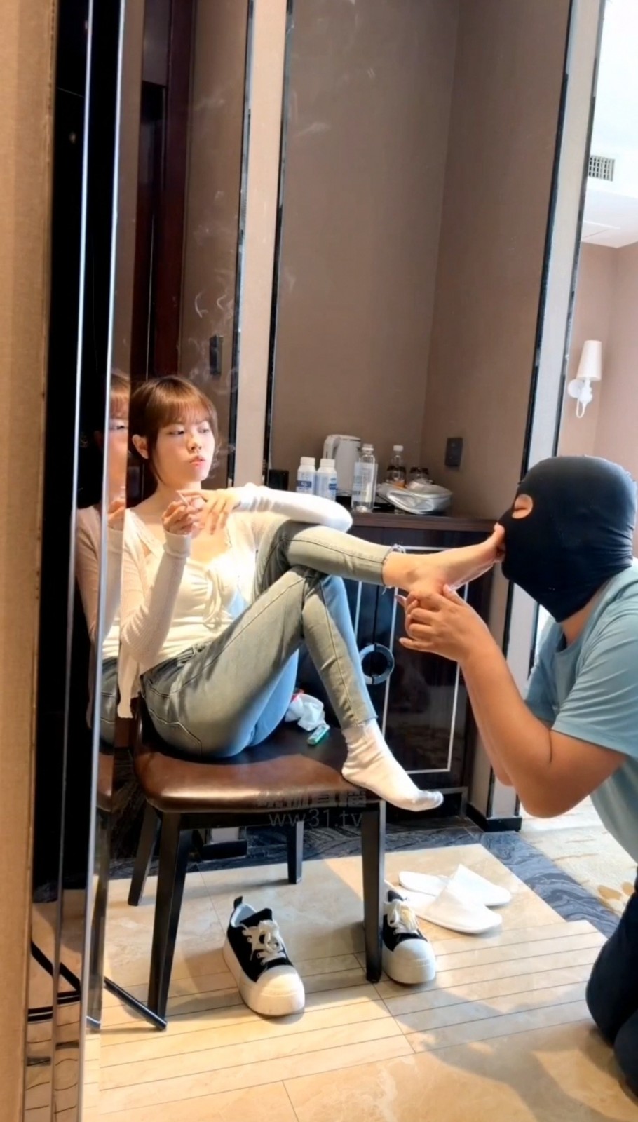 Screenshot_20260501_120009_com.huawei.himovie_edit_35734183910171.jpg
