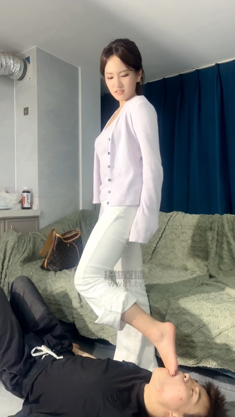 Screenshot_20260508_233242_com.huawei.himovie_edit_215219496747888.jpg